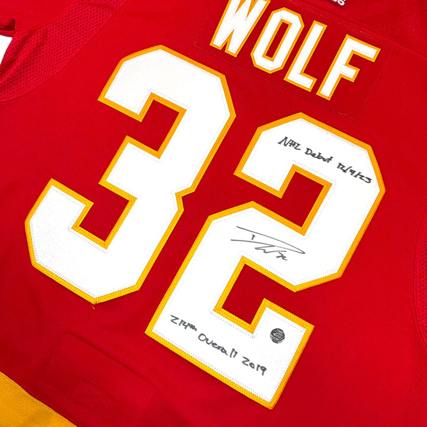DUSTIN WOLF - JERSEY HOCKEY AUTOGRAPHIÉ - ADDIDAS